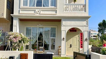 4 tỷ ở thành phố không mua nổi căn chung cư, chàng trai "quay xe" mang tiền về quê xây nhà đẹp như mộng  - 1