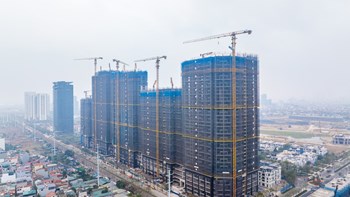 Thấy các nhà phân tích cho rằng, sắp tới Hà Nội nhiều nguồn cung nên giá chắc chắn sẽ giảm.   - 2