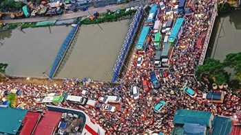 Hà Nội, tắc đường chuyện.  - 2