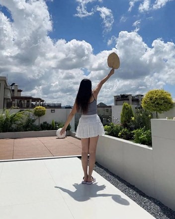 Có nên mua căn hộ có sân thượng? Nghe thì chill, sống rồi mới thấy… không đơn giản vậy đâu  - 1