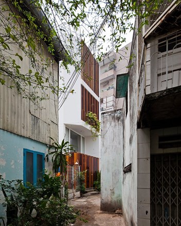 Ở nhờ trong chính căn nhà mình cho con  - 1