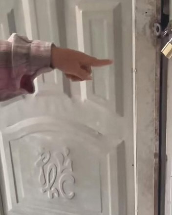 Thấy khách thuê vắng mặt nửa tháng, chủ nhà cắt khoá phòng, tới khi khách lên lại thì tá hoả báo mất 80 triệu - 1