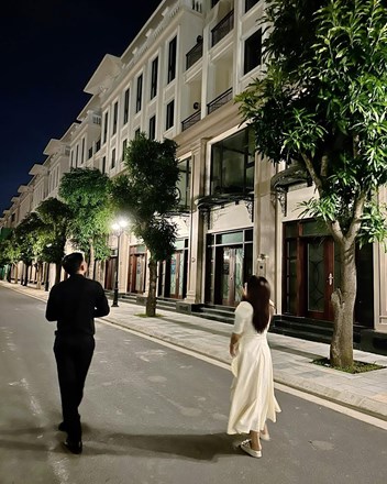 Một căn hộ hai phòng ngủ từng là giấc mơ “nhỏ” giờ đã có giá gần 100 triệu đồng/m² khiến người trẻ chỉ biết… tắt máy - 1