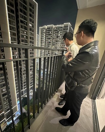 Có vô lý không khi nói người trẻ phải tăng thu nhập để chạy theo giá nhà phi mã như hiện nay? - 1