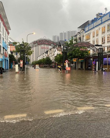 Đô thị phía Tây Hà Nội thành “làng chài”: Tặng kèm cư dân kỹ năng bơi khi mua nhà - 1