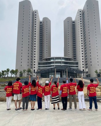 Ariyana Beach Resort: Khách hàng đi vay ngân hàng trả lãi 10%/năm rồi cho CĐT vay 0% lãi - 1