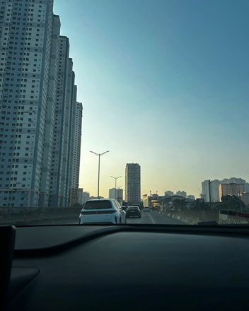 Đêm nằm vắt tay lên trán ở xứ người và giấc mơ chung cư Sài Gòn  - 1