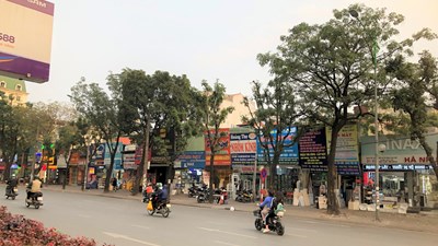 Giá nhà mặt phố tại Hà Nội 500 triệu đồng/m2, trong lúc thị trường bất động sản chững lại thì giá rao bán vẫn tăng