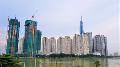 [Ảnh] Cao ốc 'mọc như nấm' trên một số tuyến đường tại TP HCM