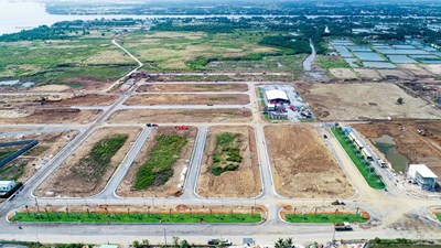 Người vay ngân hàng mua đất 'còng lưng' trả nợ