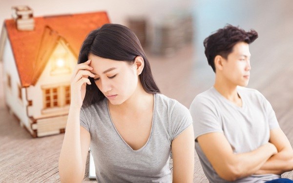 Đừng ai "ngu" như em: Đang yên đang lành đem ly hôn ra dọa chồng để đòi mua nhà và cái kết đi vào lòng đất  - 1