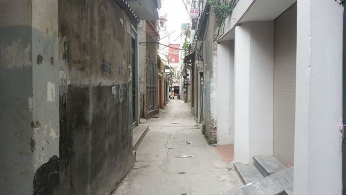 Có nên dốc hết vốn liếng dưỡng già của bố mẹ để đổi lấy một căn nhà hẻm Hà Nội? - 1