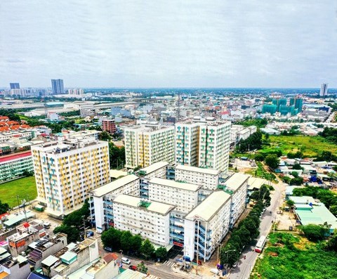 Ở lưng chừng: Khi tiền có, con có, nhưng nhà thì vẫn là câu hỏi lớn  - 1