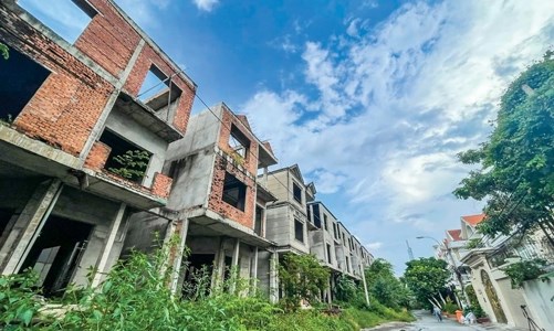 SỞ HỮU NHIỀU NHÀ, ĐẤT CÓ BỊ COI LÀ ĐẦU CƠ?  - 1