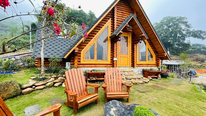 Ngôi nhà nhỏ trên thảo nguyên bước ra từ phim ảnh, làm từ gỗ, chi phí khoảng 1 tỷ đồng - 1