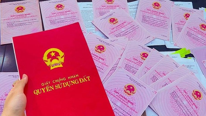 Công an phát cảnh báo khẩn về chiêu lừa làm “sổ đỏ”, mọi người cần đặc biệt cảnh giác - 1