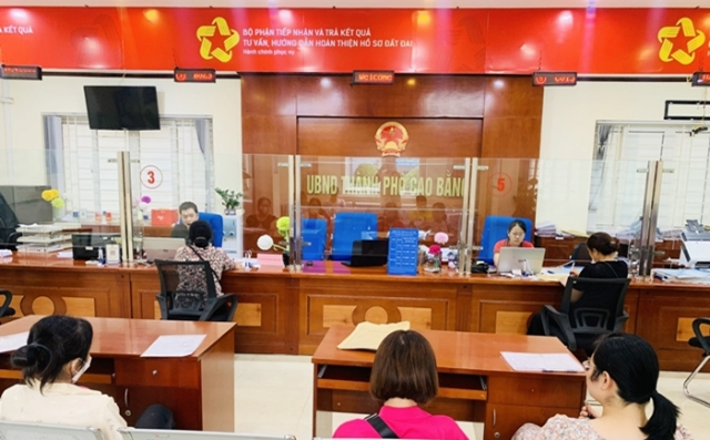 Không được yêu cầu người dân và doanh nghiệp nộp thêm giấy tờ thủ tục hành chính về đất đai mà pháp luật không quy định  - 1