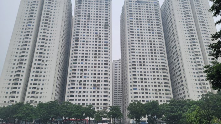 Không chỉ có HH Linh Đàm, loạt chung cư  Hà Nội cũng "chung số phận" cũng lấy ý kiến cư dân: Có nên cấp sổ để hợp thức hoá sai phạm? - 1