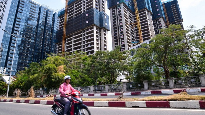 Tồn kho tăng vọt, giá vẫn neo cao: Nghịch lý hay sự cố chấp của thị trường bất động sản?  - 1