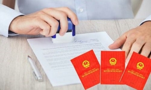 Luật Đất đai mới: Ai được làm sổ đỏ chỉ với 100.000 đồng? - 1