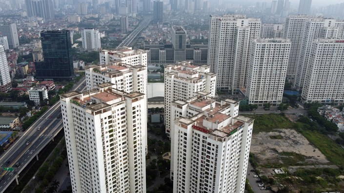 Ngồi trà đá ngẫm chuyện giá nhà: Đợi chung cư giảm nửa giá thì cái nịt cũng không còn  - 1