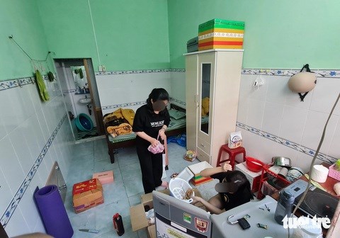Giấc mơ màu hồng và cú tát mang tên “hiện thực”: Câu chuyện không của riêng ai - 1