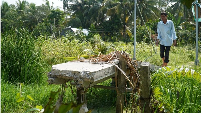 Bỏ tiền mua đất dưỡng già, ai ngờ mua luôn… cục tức!  - 1