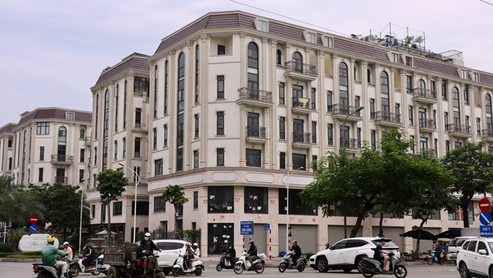 Hết thời đẻ trứng vàng, shophouse, biệt thự liền kề đóng cửa im lìm  - 1