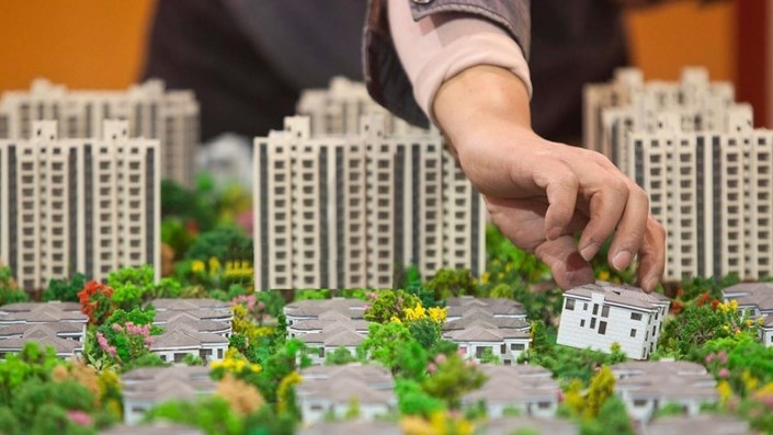 Về quê an cư với 8 tỷ: mua đất trung tâm hay chọn chung cư?  - 1