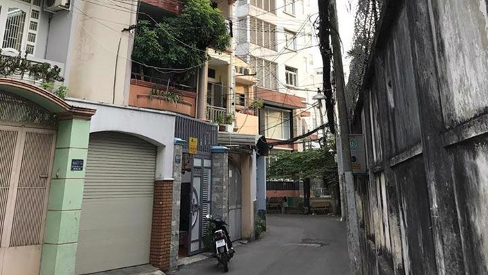 🏠 Giá nhà trong ngõ Hà Nội “vượt mặt” nhà phố, người mua choáng váng!  - 1
