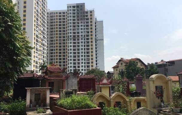 Em nói thật, sống ở Hà Nội đủ lâu mới thấy đúng nghĩa “thời thế đổi thay nhanh hơn thời tiết” luôn các bác ạ 😅  - 1