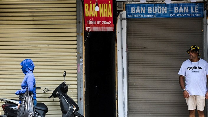 Nhà trong ngõ sâu hun hút ở phố cổ Hà Nội giá 800 triệu đồng/m²  - 1