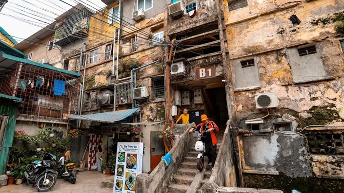 🏠 NHÀ TẬP THỂ CŨ Ở HÀ NỘI ĐƯỢC RAO BÁN HƠN 350 TRIỆU ĐỒNG/M² - 1