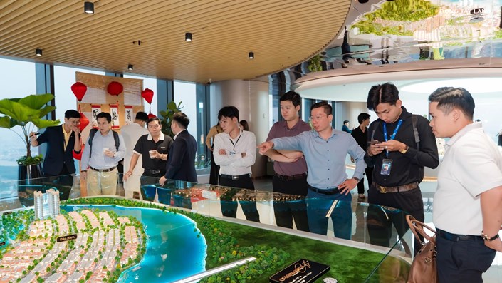 Giá căn hộ mới TP.HCM chạm mốc 160 triệu đồng/m²: đắt thật, nhưng không phải ai cũng rời cuộc chơi - 1