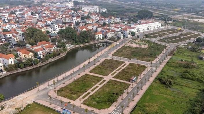 Hơn một năm sau phiên đấu giá chạm mốc 130 triệu đồng/m², khu đất này vẫn chưa có nổi một căn nhà nào được xây! - 1