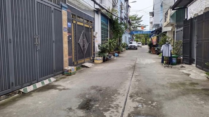 Tại sao giá bất động sản Việt Nam cao hơn nhiều thu nhập mà người ta vẫn mua được? - 1
