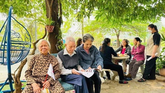 Hà Nội sẽ ưu đãi tiền thuê đất làm viện dưỡng lão: Ngóng chờ lộ trình an cư mới cho người trẻ từ thanh xuân đến xuống lỗ? - 1