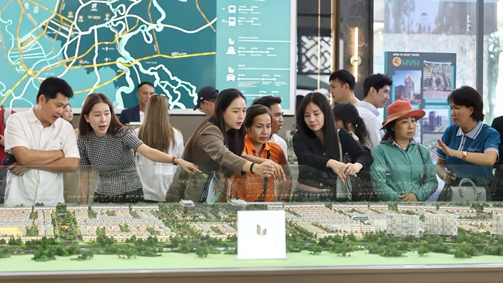 Tích trữ nhà đất: Tâm lý "gây nghiện" của giới có tiền - 1