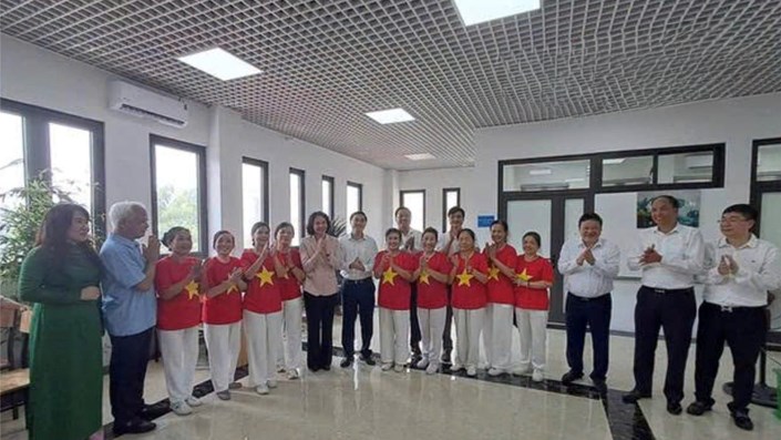 Dạo này mạng xã hội rần rần chuyện Hà Nội chính thức ra mắt mô hình "dưỡng lão bán trú" - 1