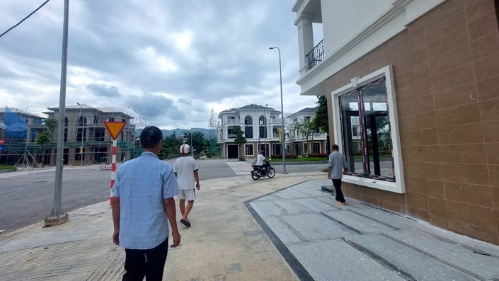 Thị trường bất động sản hạ nhiệt - bản báo cáo thị trường quý II/2026 của Bộ Xây dựng vừa tung ra cho biết - 1