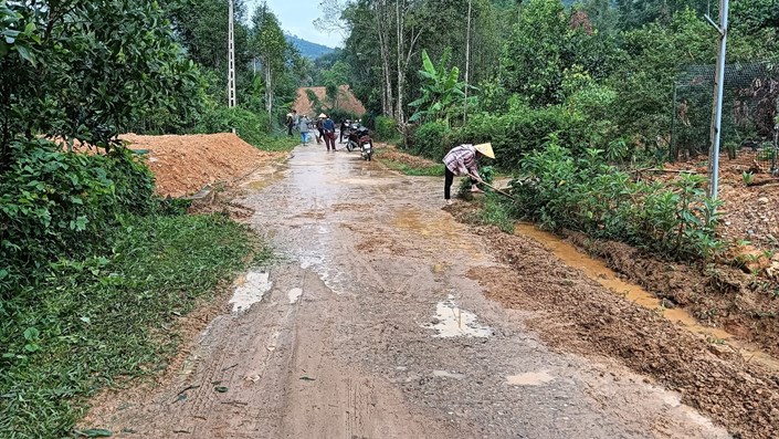 Bố tôi tuyệt nhiên không chia đất cho tôi vì được học đại học - 1