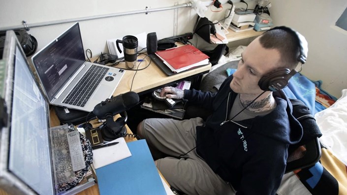 Độc lạ ở Mỹ: Thanh niên ở trong tù vẫn nhận lương "khủng", thậm chí mua được luôn nhà, còn chúng tôi thì thuê nhà như ở tù 😁 - 1