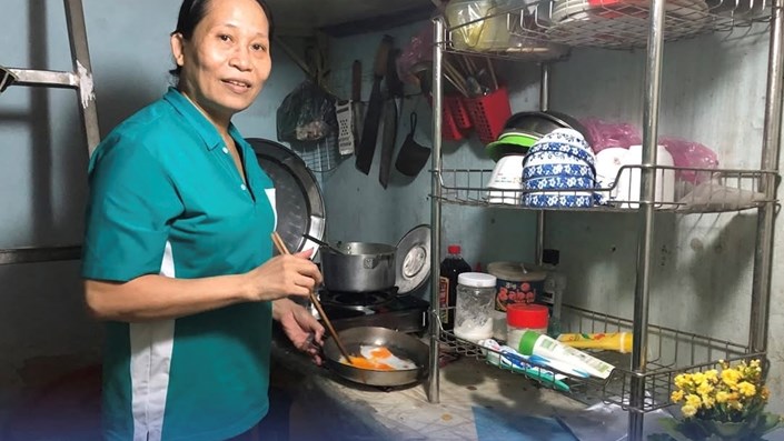 Người nghèo bây giờ không mơ nhà lớn, chỉ mơ một chỗ che nắng che mưa. - 1