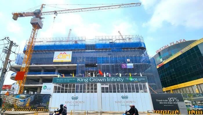 King Crown Infinity dở dang giữa đường: Tiếc cho một "chân dài" ngã ngựa!  - 1