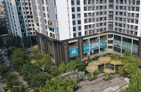 Nước vẫn chảy nhỏ giọt ở Goldmark City, tòa triệu tập Ban Quản trị, Ban Quản lý - 1