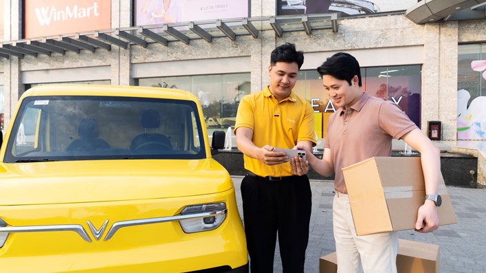 Tài xế giao hàng nói về VinFast EC Van: Không mất chi phí sau mỗi cuốc chạy, chị em cũng lái dễ dàng - 1