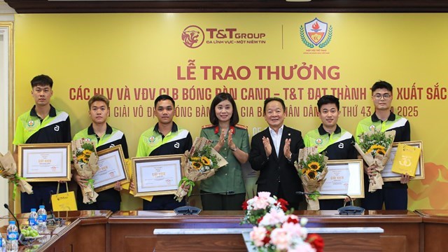 T&T Group trao thưởng hơn 1,2 tỷ đồng cho CLB Bóng bàn CAND - T&T sau Giải vô địch bóng bàn quốc gia 2025 - 1