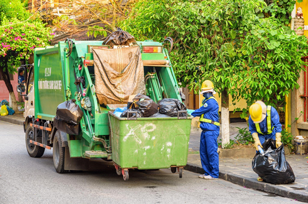 Phí thu gom rác tại chung cư thay đổi thế nào sau quy định mới của Hà Nội? - 1