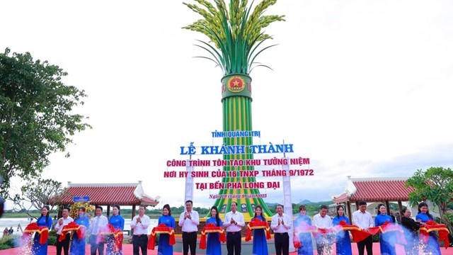 Khánh thành Khu tưởng niệm thanh niên xung phong hy sinh tại bến phà Long Đại - 1