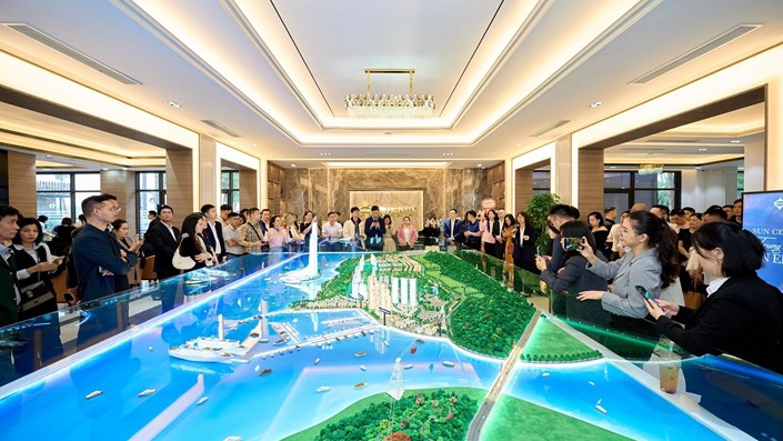 Mục sở thị căn hộ mẫu hướng vịnh Hạ Long vừa khai trương của Sun Group - 1